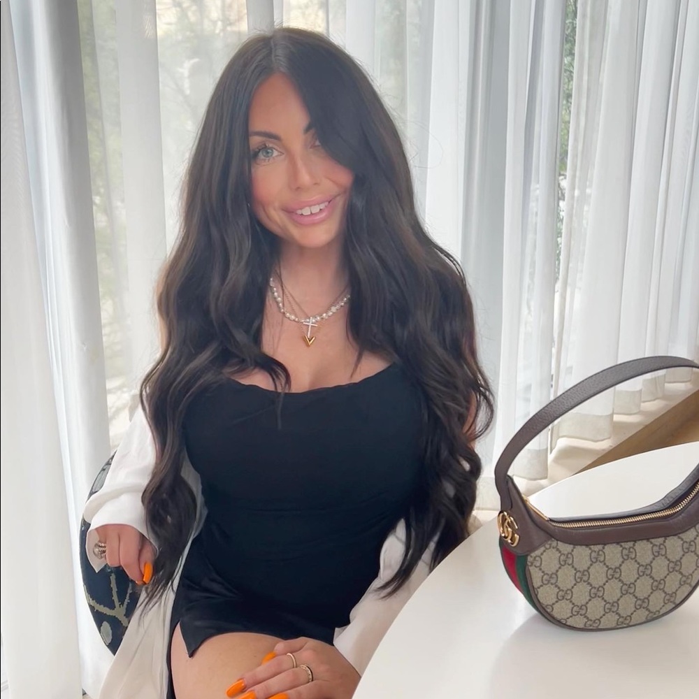 Meet your Posher, Valentina